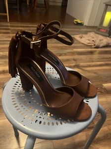 WHITE HOUSE BLACK MARKET BROWN LEATHER & SUEDE ANKLE STRAP TASSEL HIGH HEELS 8 - Picture 1 of 10