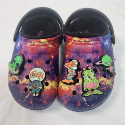 Zuecos forrados Crocs x Ron Inglés WHIN - ÁREA 54 Aliens Universe Niños 11C Foto 1 de 4