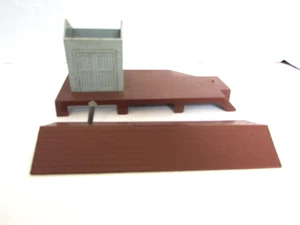 Bachmann Plasticville O/S Loading Platform Use for Parts Incomplete w/chimney PR - Picture 1 of 3
