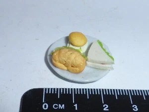 Gefülltes Sandwich & Roll d Puppenhaus Miniatur Essen im Maßstab 1:12 - Bild 1 von 1