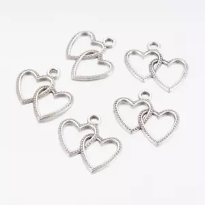 LOT de 12 PENDENTIFS perles breloques COEURS DOUBLES ARGENTES 23mm bijou sautoir - Foto 1 di 1