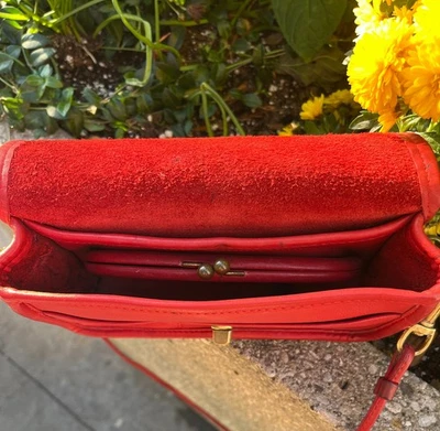 Stunning Vintage Coach Shoulder Purse, Style 9385, Red Leather "Kisslock Dinky" - Image 1 of 4