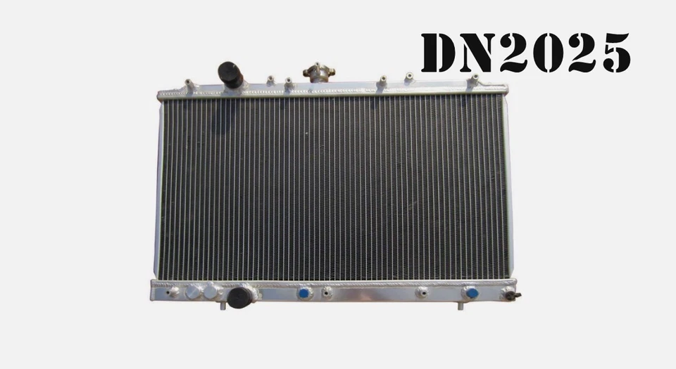 Radiador de aluminio apto para Mitsubishi Mirage 1997-2002 1,5 L 1,8 L NUEVO Foto 1 de 1