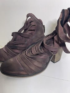 Stivali marroni Free People ibridi in pelle con cinturini zeppa taglia 8,5 39 - Foto 1 di 6