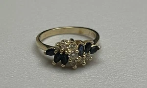 Precioso anillo Estate de diamantes y zafiros azules de oro amarillo macizo de 14K .585 s7 3,2 g - Imagen 1 de 8
