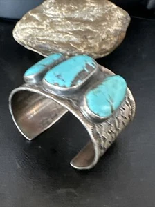 Brazalete Hombre Azul Kingman Turquesa Navajo Plata Esterlina 3 Piedras XL 15857 - Imagen 1 de 14