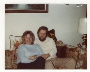 Vintage Photo Pretty Woman Man Couple Sweater 1970's A14 b - Imagen 1 de 1