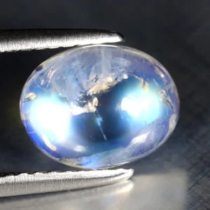 Piedra lunar azul arco iris con forma de cabujón ovalado de gran aspecto (9 x 7 mm) de 2,52 quilates - Imagen 1 de 1