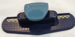 Delantal perforador de papel Fiskars borde de encaje álbum de recortes - Imagen 1 de 2