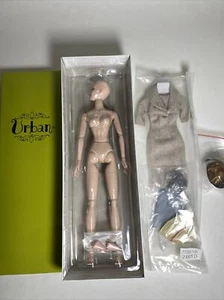 Horsman Urban Vintage Vita Portfolio Review Puppe Neu im Karton 16 Zoll artikuliert - Bild 1 von 7