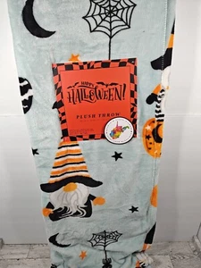 Happy Halloween Oversized 50X70 Plush Printed Throw Blanket Gnomes Spiders NWT - Picture 1 of 4