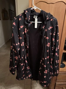 Brandneu Victoria's Secret Regenmantel Jacke schwarz Blumen Kapuze Gr. M ausverkauft! - Bild 1 von 6