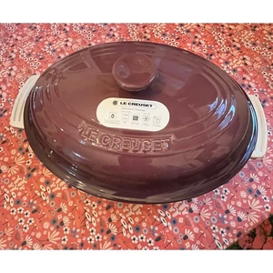 Le Creuset Stoneware Oval Baking Dish in Fig 27 cm/1.7L - Picture 1 of 7