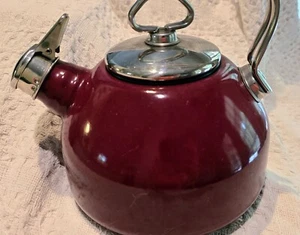 Classic Chantal Stovetop Tea Kettle 1.8 qt - Cherry Red - Picture 1 of 7