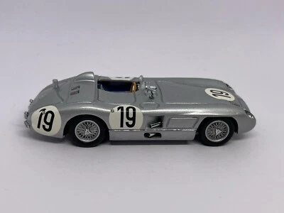 MERCEDEZ BENZ 300 SLR #19 24H DU MANS 1955 MINICHAMPS COLLECTION N°3  1/43 - Photo 1/4