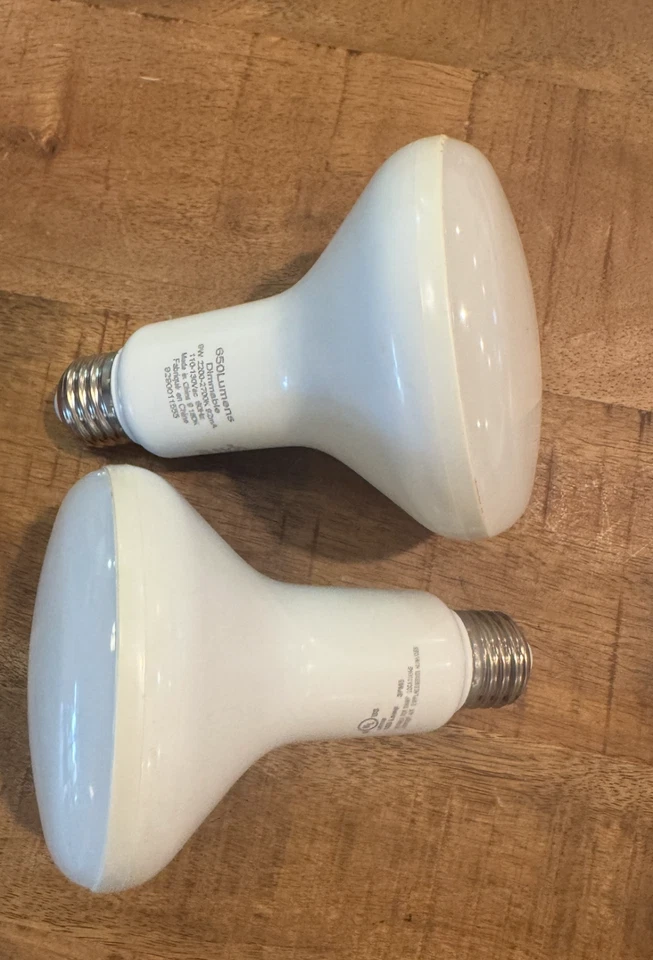 Philips Dimmable LED BULB 9W 92ma 2200K - 2700K BR30 600 lumens- 2 Count - Image 1 of 1