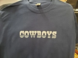 Cowboys dunkelblaues T-Shirt kostenloser Versand neu mit Etikett - Bild 1 von 1