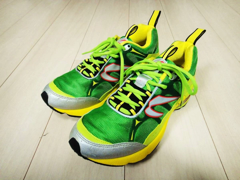 Newton 男式越野训练鞋跑步鞋 US9 全新未使用 — 第 1/4 张图片