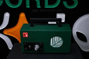 Vine _ Portable 9V Guitar & Synth Amp _ Rock / Indie / Lofi - Picture 1 of 5