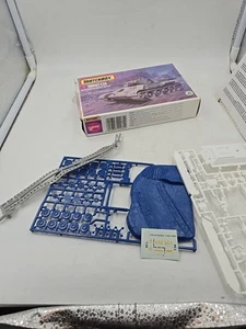Matchbox 40082 1/76 Soviet T.34 with Diorama Battle Display Open Box Complete - Imagen 1 de 14