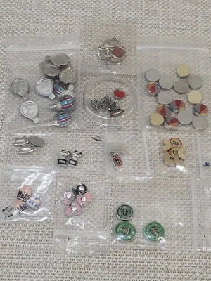 Живой замок миниатюрный памяти подвески плавающий новый без ЯРЛЫКОВ лот из 54 изделий ювелирных изделий  - Изображение 1 из 4