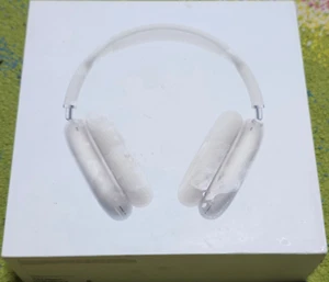 Apple AirPods Max Wireless Over-Ear Headphones (USB-C) -Starlight MWW53AM/A-READ - Picture 1 of 12