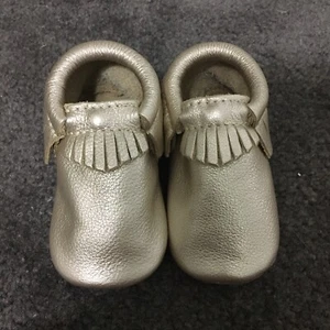 Original Size 4 Platinum Freshly Picked Moccs New - Picture 1 of 1