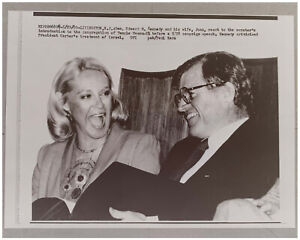Senator Ted Kennedy & Wife Joan 1980 Massachusetts Vintage Press Photo Negative