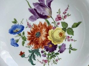 Bellissimo piatto da parete grande Meissen con tanti fiori e oro - Foto 1 di 13