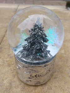 Weihnachtsbaum Musik Schneekugel weiß Schneekugel zum Aufziehen - Bild 1 von 10