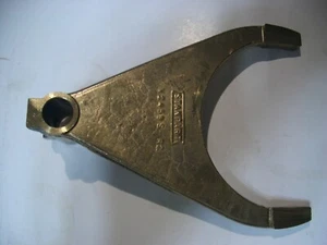 Triumph TR3B TR4 TR4A ,TR250, TR6 good used gearbox 3rd/4th bronze shift fork - Picture 1 of 4