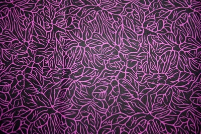 ARRECIFE DE CORAL II EN MORADO DE JINNY BEYER - TELA 100% ALGODÓN Foto 1 de 4