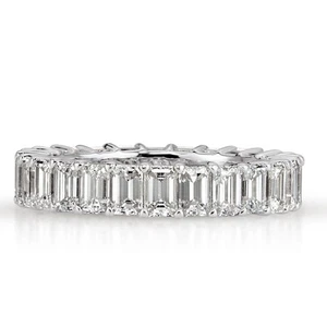 Banda de eternidad de diamantes talla esmeralda de 4,00 quilates en platino - Imagen 1 de 4