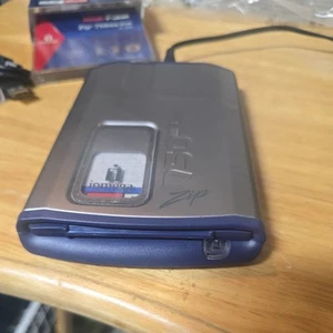 Iomega Zip 750 MB USB 2.0 External Drive Z750USB w/ Power 30846400 Windows & Mac - Afbeelding 1 van 4