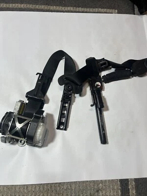 2016-2019 FORD EXPLORER FRONT PASSENGER SEATBELT OEM - Image 1 of 4