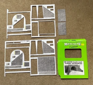 Metcalfe P0242 00 Gauge Tunnel Entrances Double Track Cardboard Kit (PART ONLY) - Picture 1 of 2