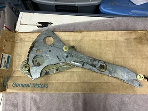 1969 1970 GM Buick Oldsmobile Chevy 4 Door LH Window Regulator 8721009 OEM NOS - Picture 1 of 7