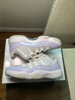 Talla 6.5 - Air Jordan 11 Retro Bajo Violeta Puro W Foto 1 de 4