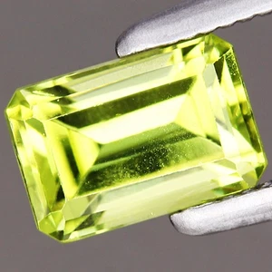 Natürlicher unbehandelter grüner Peridot Edelstein 0,72 kt 6 x 4 mm Achteck, Myanmar - Bild 1 von 4
