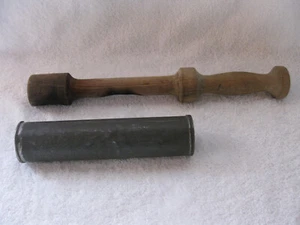 PRIMITIVE SELTENE KEKSPRESSE, ANTIKE DOSE MIT HOLZDRÜCKER, HANDGEFERTIGT - Bild 1 von 11