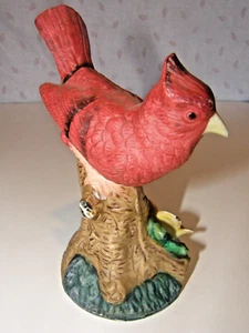 Vintage Red Robin Bird Porcelain/Ceramic Figurine on Tree Stump  - Picture 1 of 8