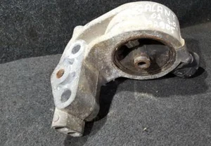  Engine Mount and Transmission (Motor Mount) Mitsubishi Galant DE261539-39 - Picture 1 of 5