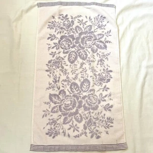 Toalla de mano vintage Royal Family by Cannon púrpura floral hecha en EE. UU. 86 % algodón - Imagen 1 de 7