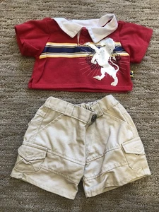 Build a Bear rotes Polokragenhemd silber Löwenlogo khaki Shorts Jungenkleidung - Bild 1 von 4