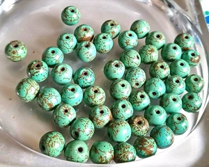 GREEN TURQUOISE HOWLITE ROUND LOOSE BEADS. 8MM. 45 BEADS. UK SELLER. - Picture 1 of 2