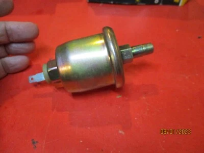 CHEVROLET-GMC C/K/G/V 10,15,20,25,30,35 BLAZER =GM- Unidad de envío de presión de aceite Foto 1 de 3