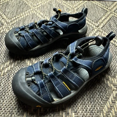 KEEN Newport H2O Women's Waterproof Trail Hiking Shoes Sandals Size 6.5 - Image 1 of 4