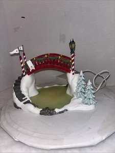 Department 56 Bridge Over The Icy Pond + Patinaje Reno 56720 Accesorio EN CAJA - Imagen 1 de 5