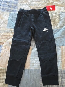 Nike Air Black Sweatpants Youth Boys Size 5 Small Basketball NWT - Picture 1 of 6