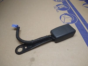 2005 Acura RL Front Right Passenger Side Seat Belt Buckle - Picture 1 of 12
